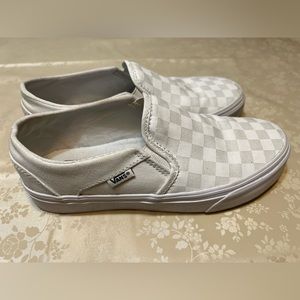 Size 7.5 VANS -White w/gray checkerboard. Excellent Condition.
